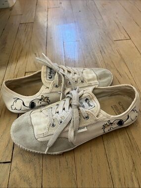 Feiyue x Peanuts Canvas Sneakers with Snoopy & Woodstock 2015